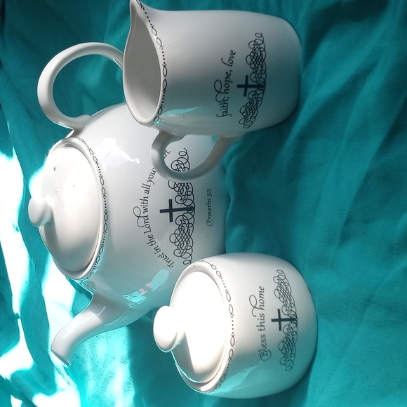 Porcelaine fine new white teapot, sugar bowl and jug prints both sides NWOT - Picture 5 of 6